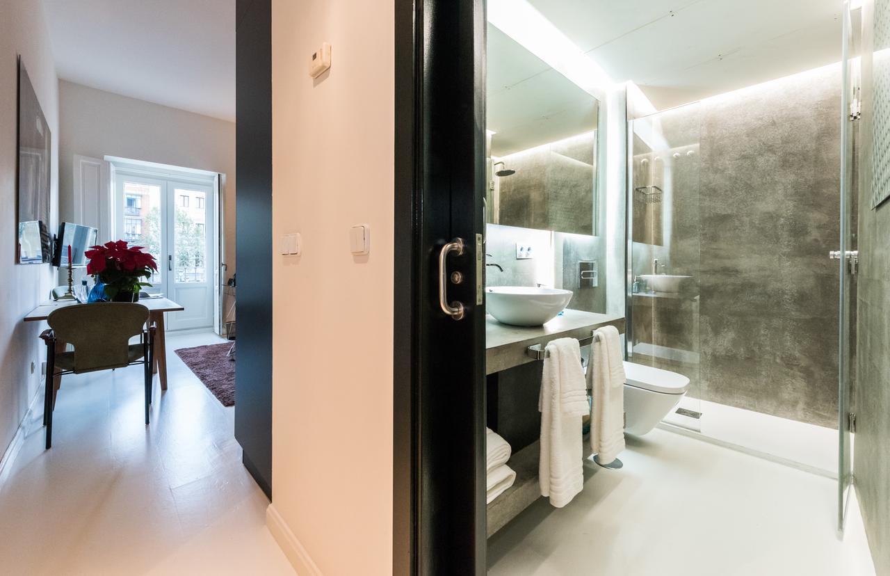 Apartament Plaza Santa Ana Madryt Zewnętrze zdjęcie