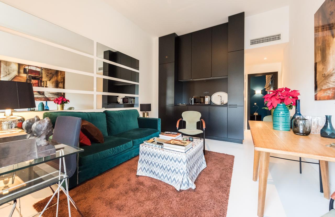 Apartament Plaza Santa Ana Madryt Zewnętrze zdjęcie