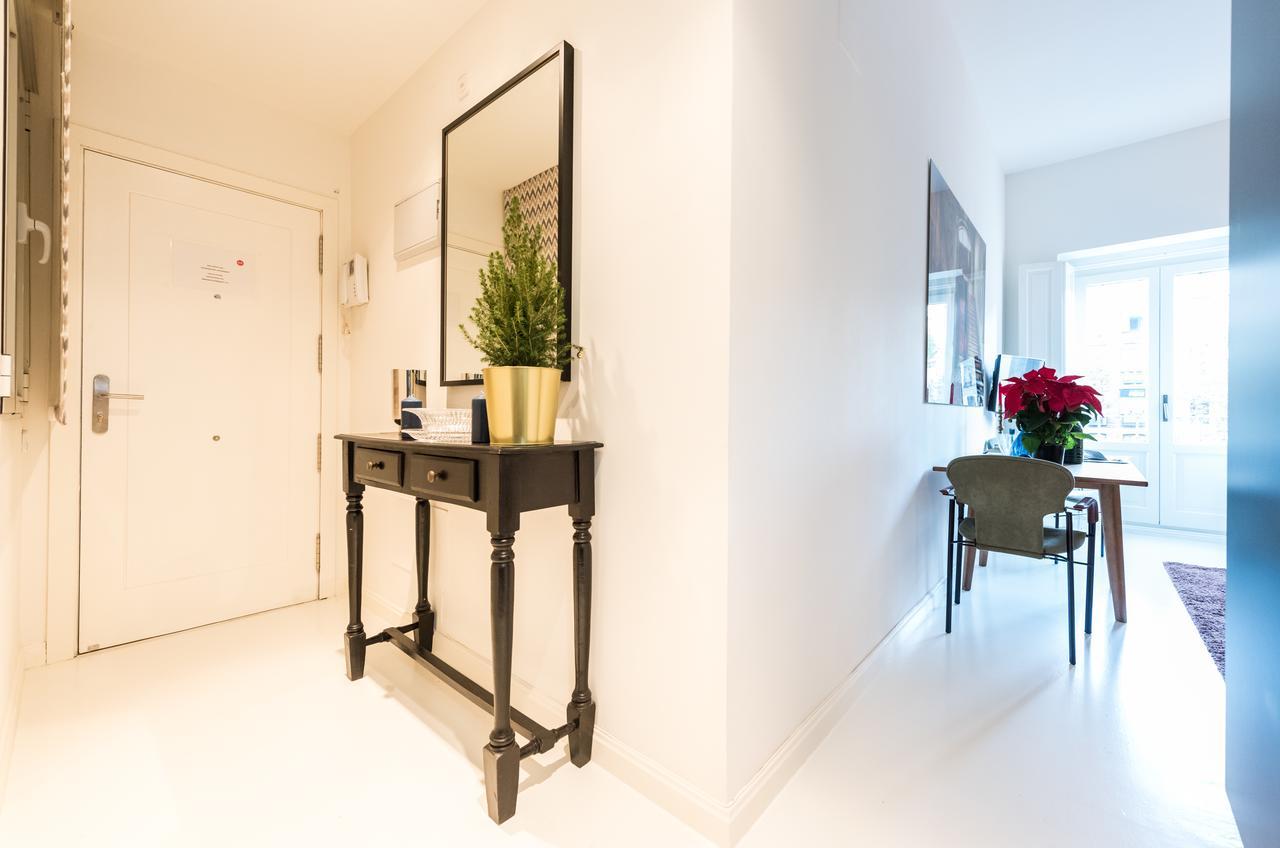 Apartament Plaza Santa Ana Madryt Zewnętrze zdjęcie