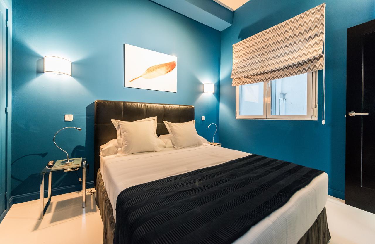 Apartament Plaza Santa Ana Madryt Zewnętrze zdjęcie