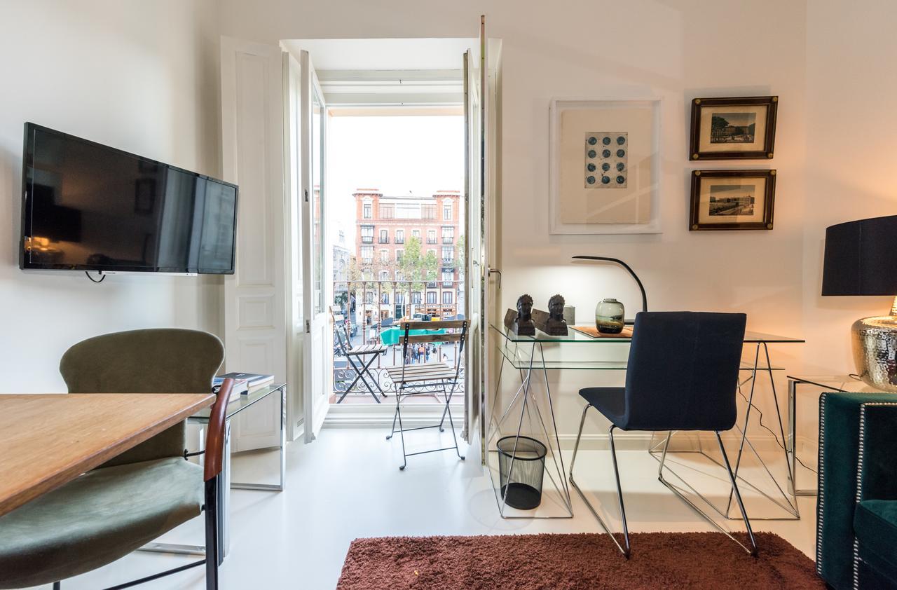 Apartament Plaza Santa Ana Madryt Zewnętrze zdjęcie