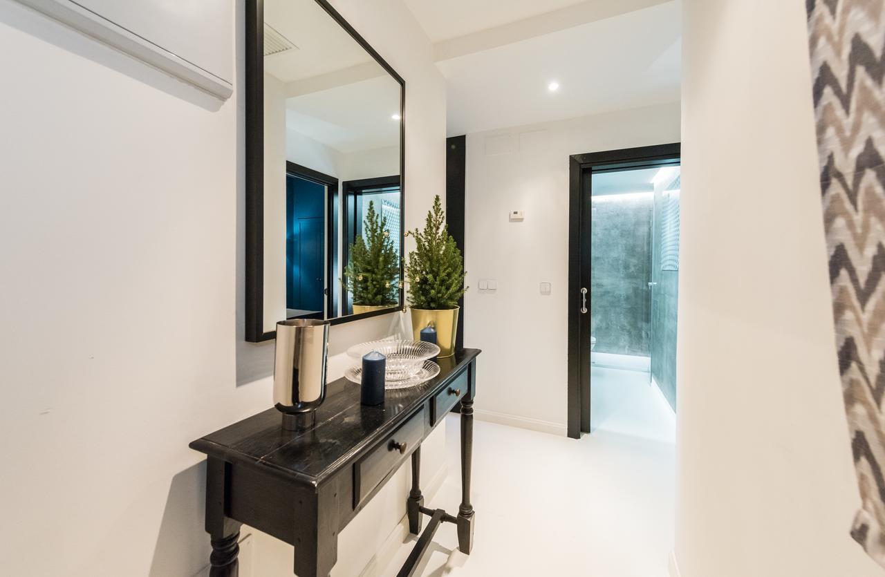 Apartament Plaza Santa Ana Madryt Zewnętrze zdjęcie