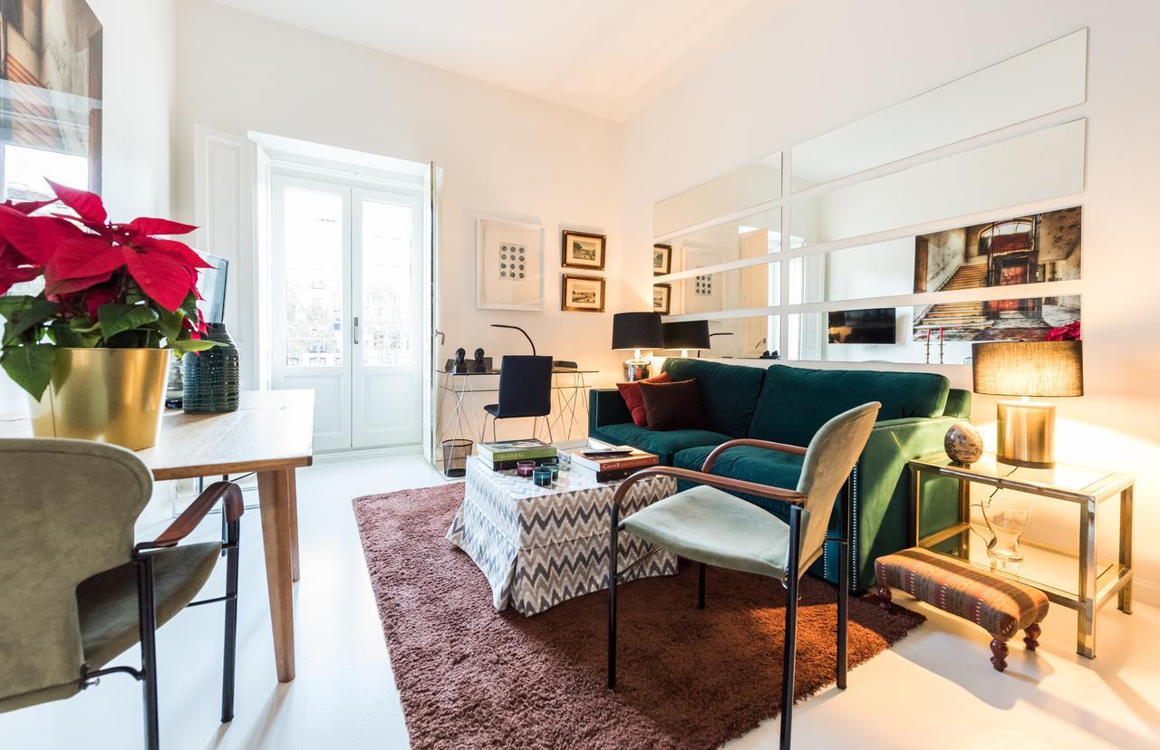 Apartament Plaza Santa Ana Madryt Zewnętrze zdjęcie