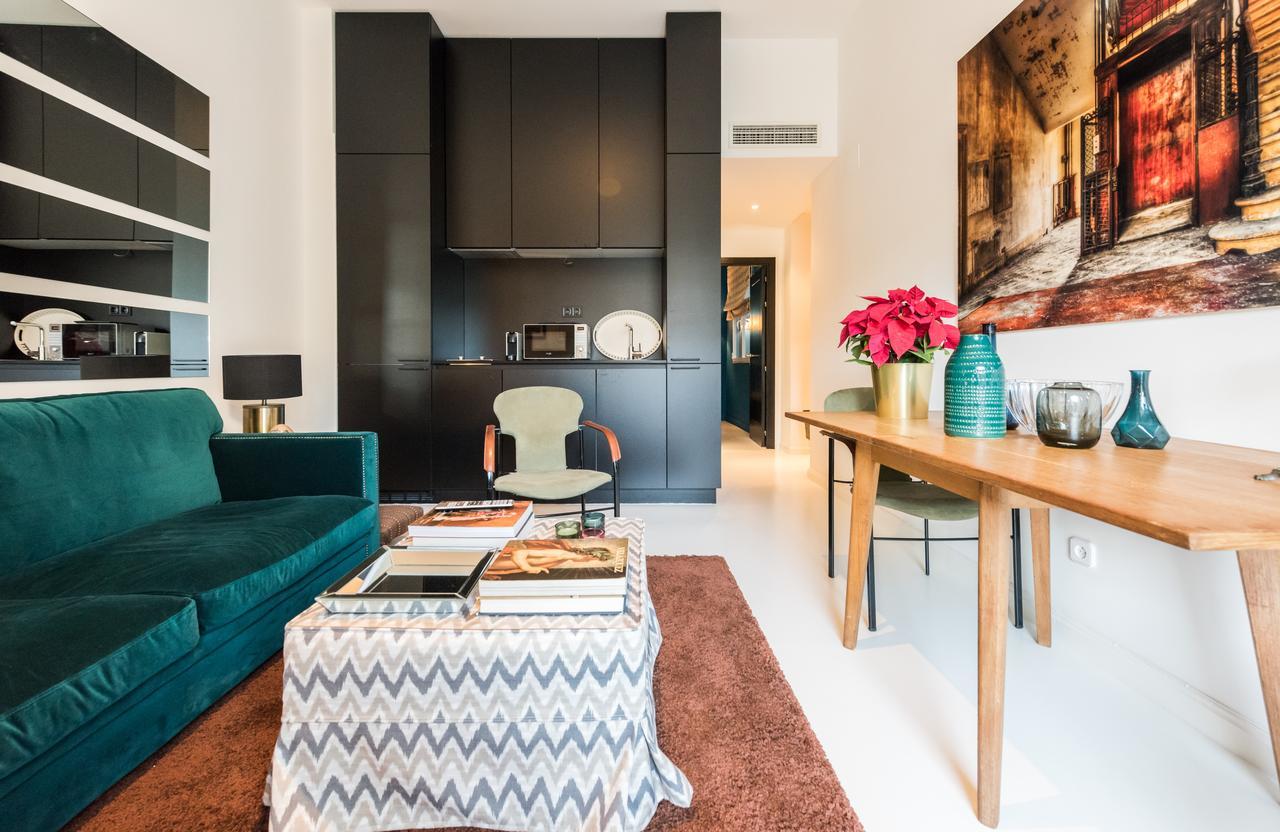 Apartament Plaza Santa Ana Madryt Zewnętrze zdjęcie